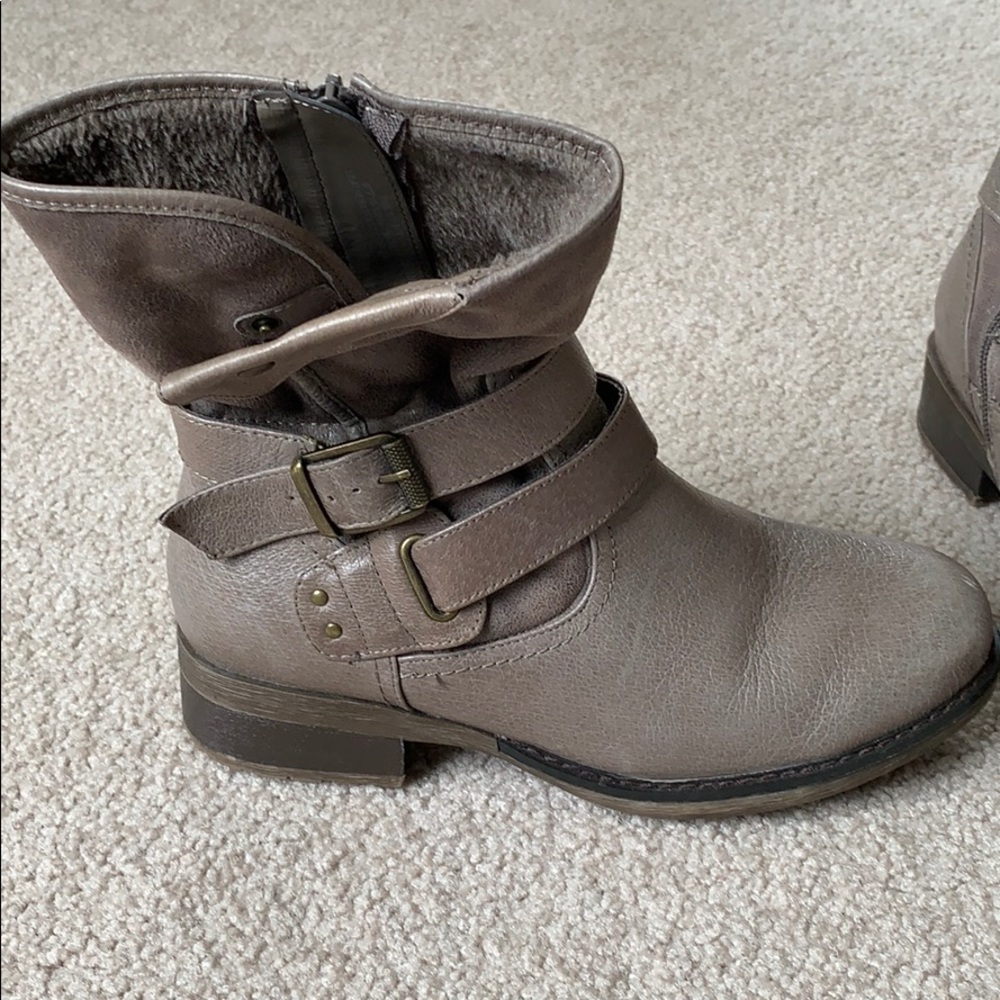 BareTraps Grey Boots